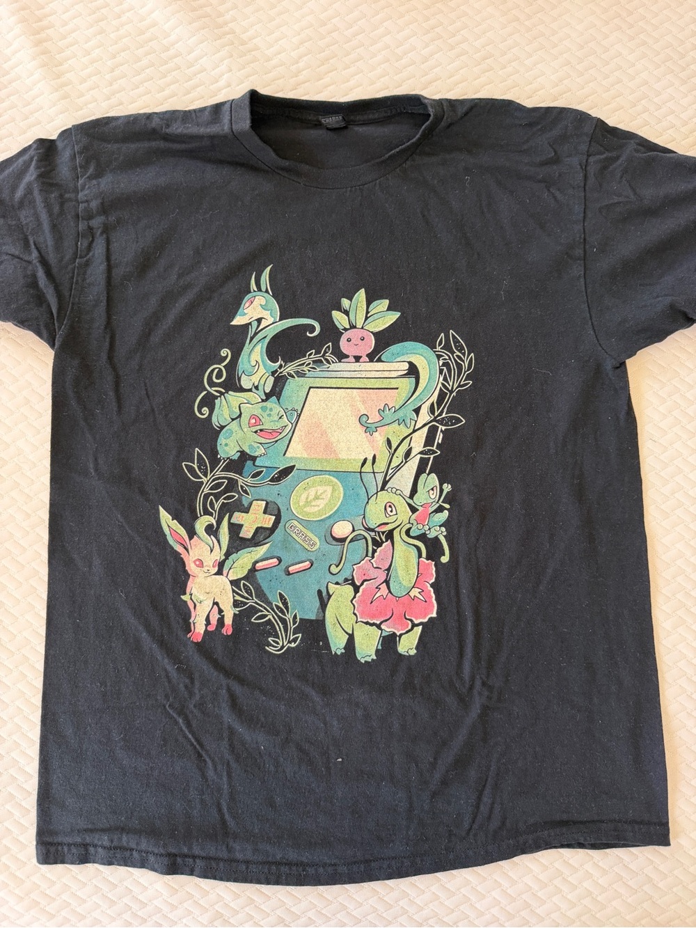 Gildan Large Black Pokémon Grass Type Graphic t Shirt